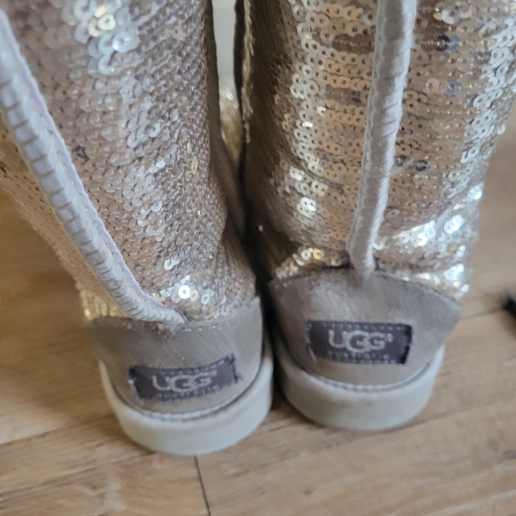 Ugg sequins 3161  boots size 7 gold - Picture 3 of 7